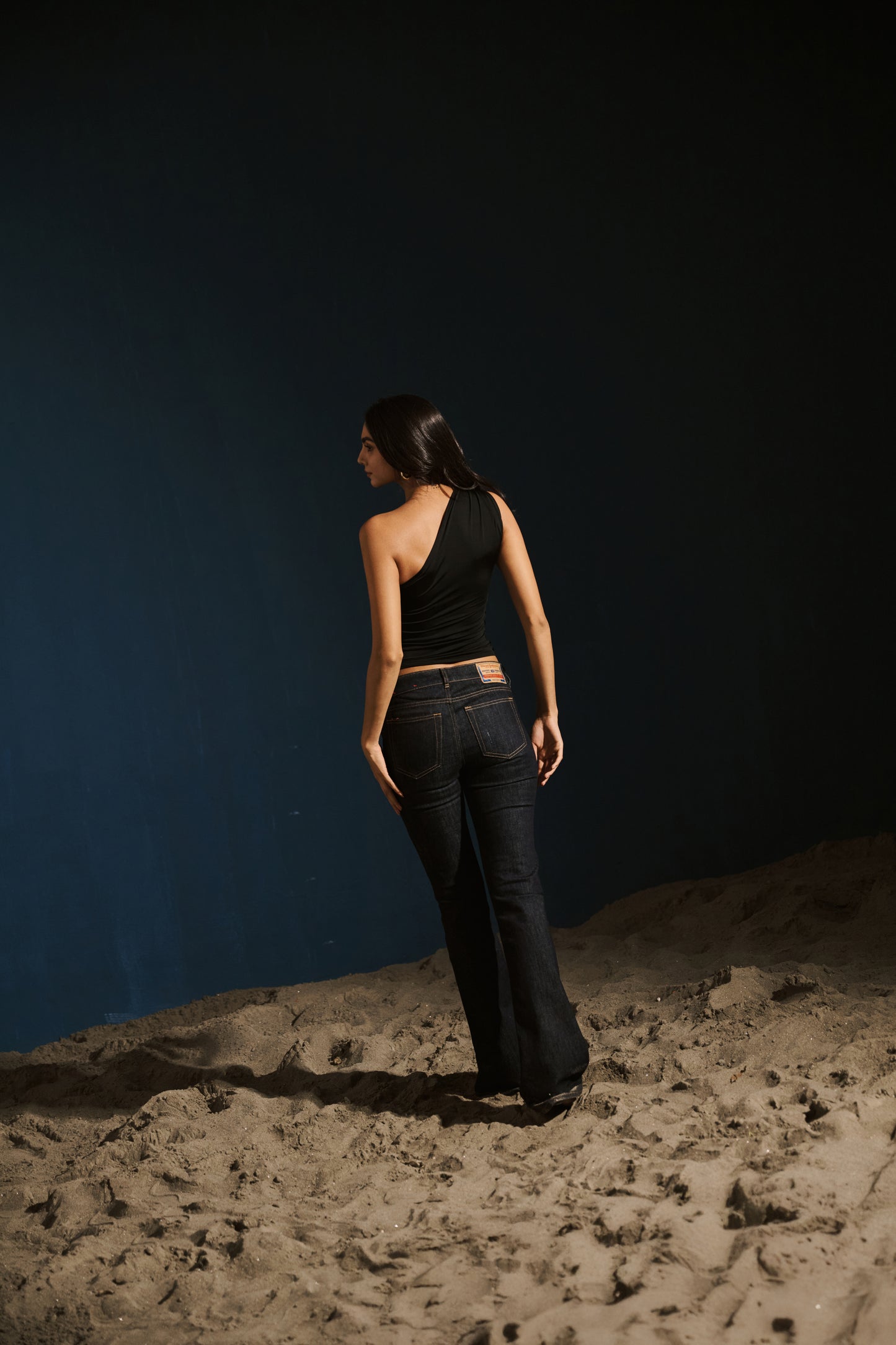 The One-Shoulder Top – Black