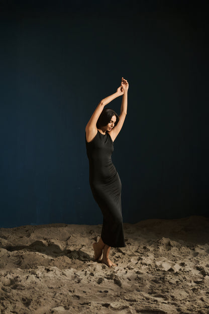 The Twist Dress – Black